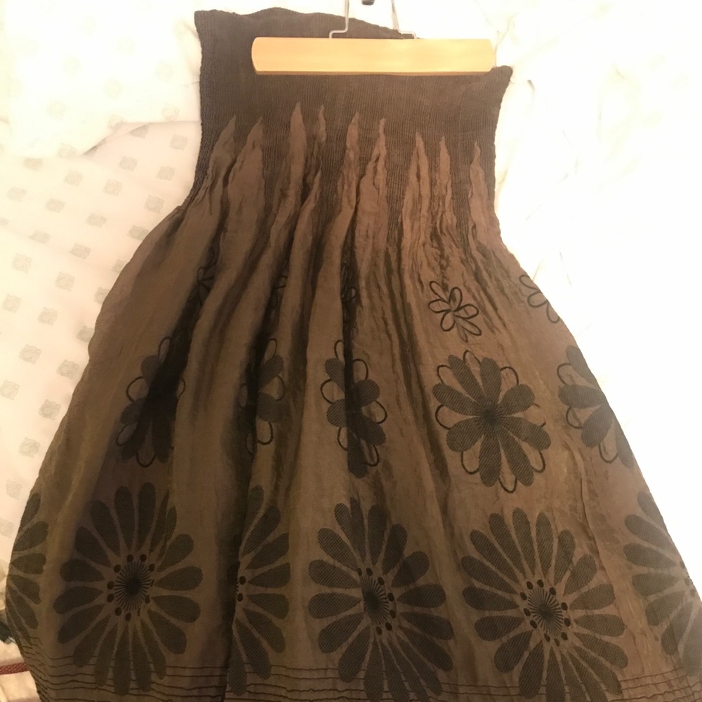Brown Strapless Knee Length Flower Dress